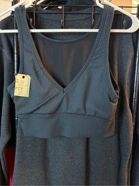 Ribbed V-Neck Sports Bralette - Dark Gray